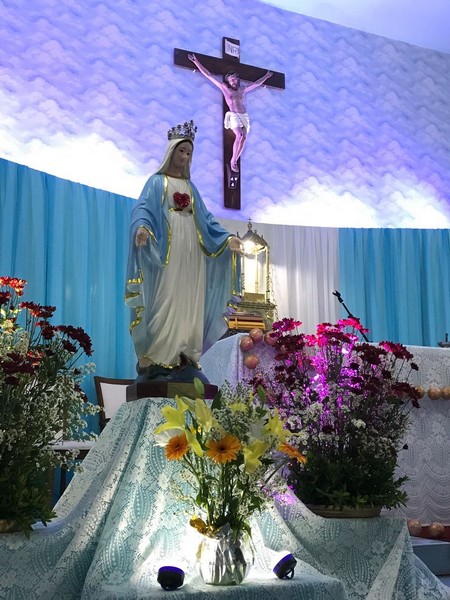 Coroação a Imagem de Nossa Senhora como Rainha do Céu e da Terra